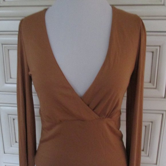 Lulu's Long Sleeve Crossover Silky Soft Top Medium NWT - Picture 4 of 6